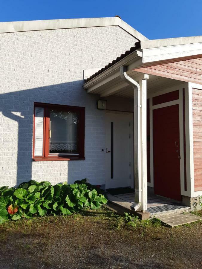 Ferienwohnung Hopeamaja Pieksämäki Exterior foto